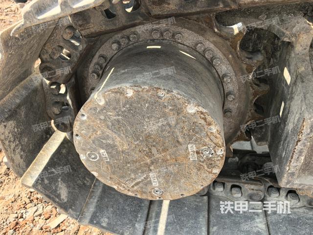 左驅(qū)動輪（行走機構(gòu)）