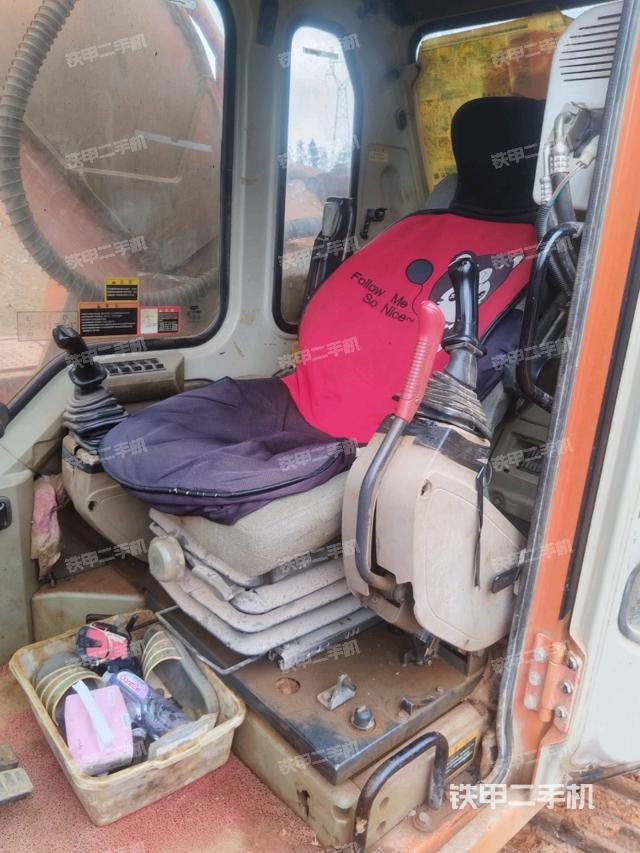 右侧玻璃角标（驾驶室部分）