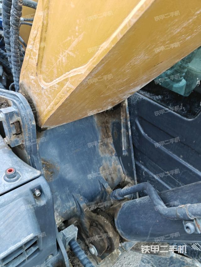 大臂根部?斜（工作和回轉(zhuǎn)裝置）