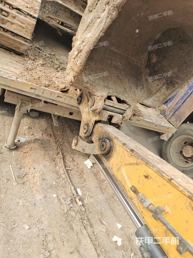 鏟斗右后整體（工作和回轉(zhuǎn)裝置）