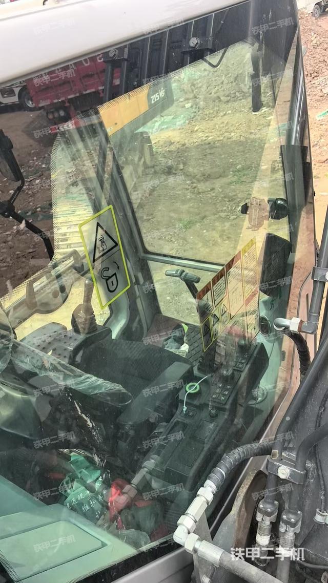 駕駛室整體（整機(jī)外觀）