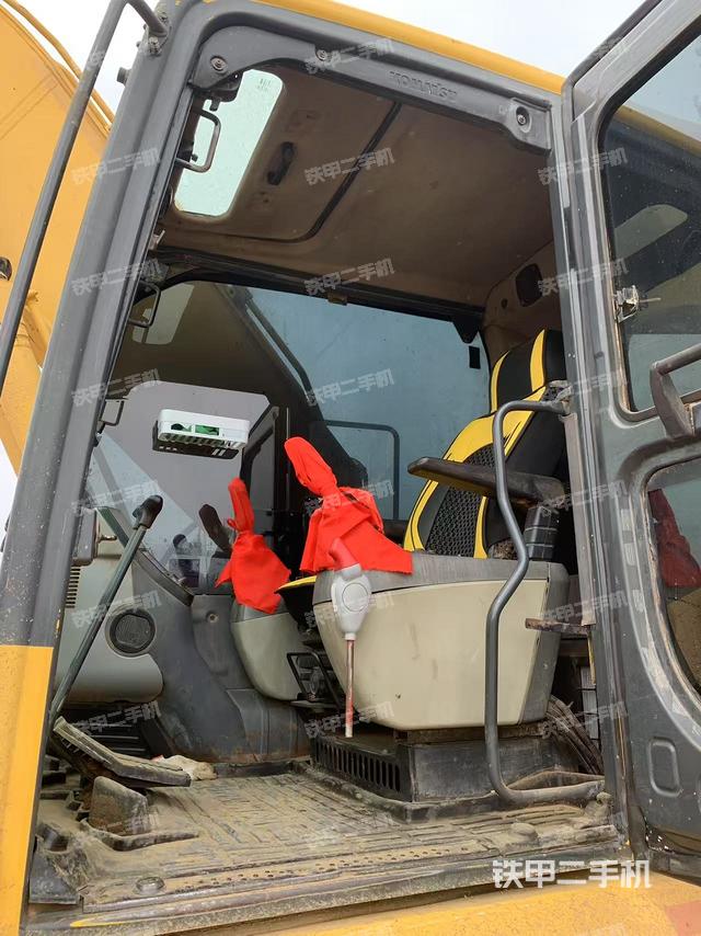 駕駛室整體（整機外觀）