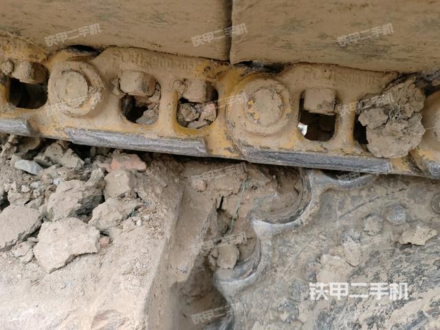 右側(cè)履帶整體(行走機(jī)構(gòu)) 右側(cè)履帶整體(行走機(jī)構(gòu))