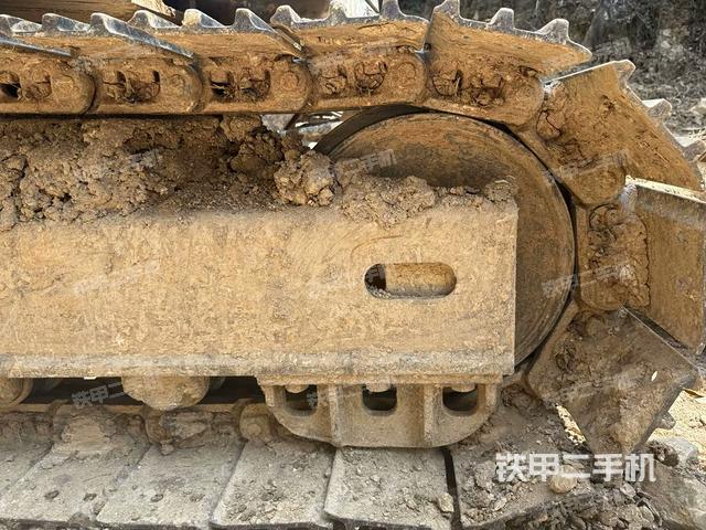 右導向輪(行走機構) 右導向輪(行走機構)