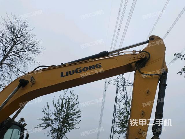 小臂整體左后(工作和回轉(zhuǎn)裝置) 小臂整體左后(工作和回轉(zhuǎn)裝置)