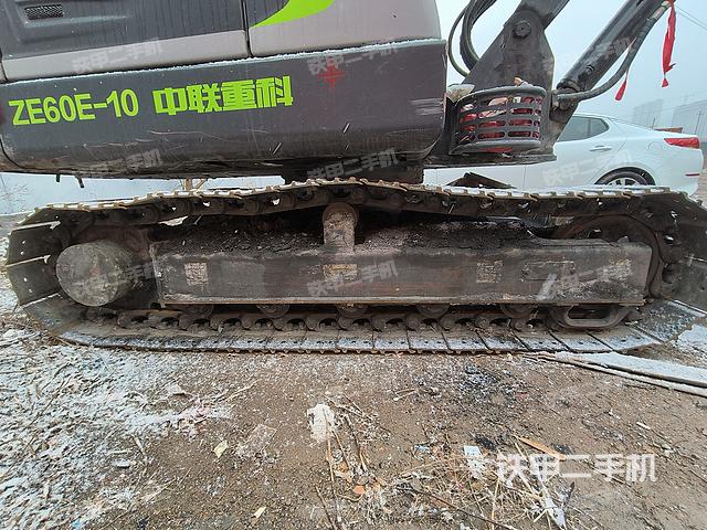 單側(cè)履帶整體(整機外觀) 單側(cè)履帶整體(整機外觀)