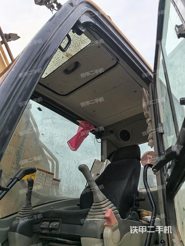 駕駛室整體（整機(jī)外觀）