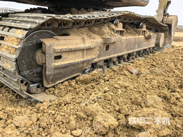 左側(cè)履帶整體?（行走機(jī)構(gòu)）