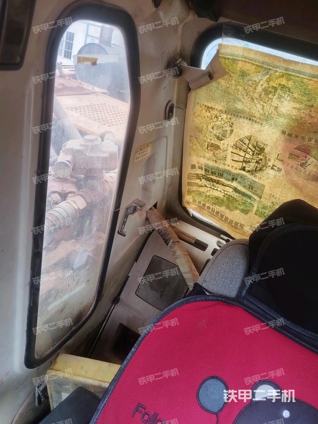 后窗玻璃角标（驾驶室部分）