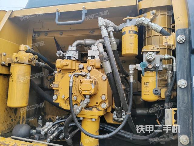 液壓泵斜45?右(大件艙室) 液壓泵斜45?右(大件艙室)