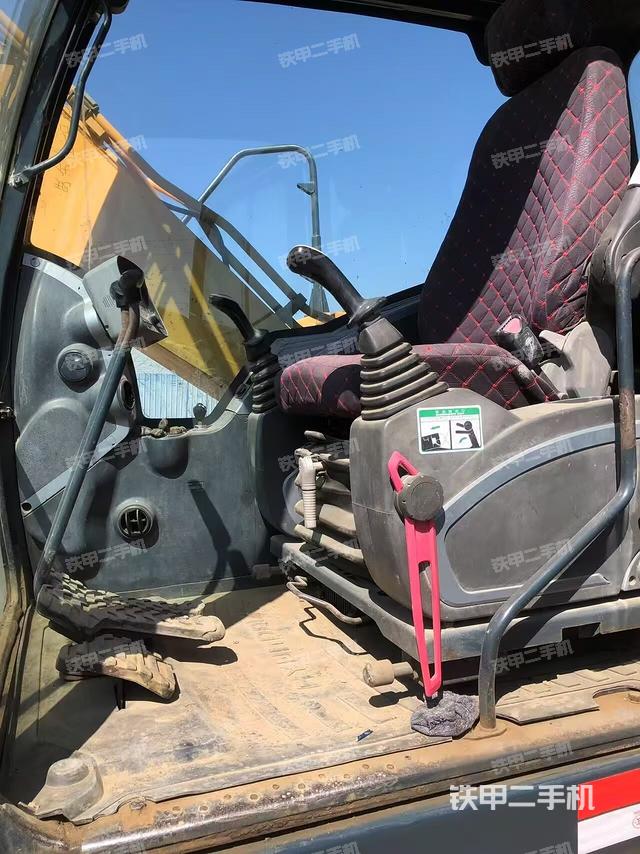 驾驶室整体（整机外观）