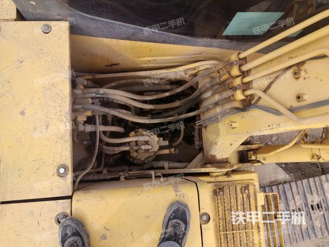 回轉(zhuǎn)馬達和主控閥（整機外觀）