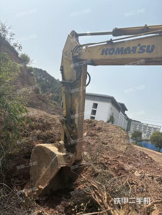 大臂整體?右側(工作和回轉裝置) 大臂整體?右側(工作和回轉裝置)