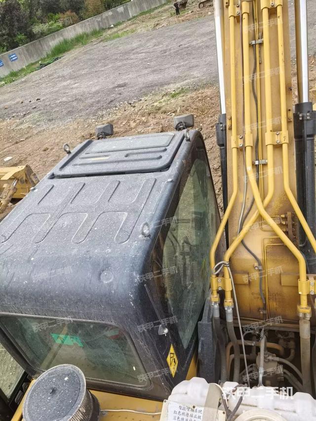 駕駛室頂部（整機(jī)外觀）