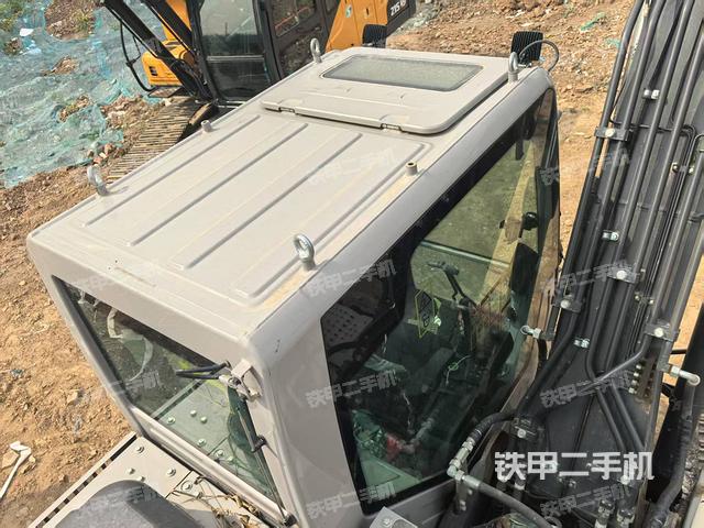 駕駛室頂部（整機(jī)外觀）