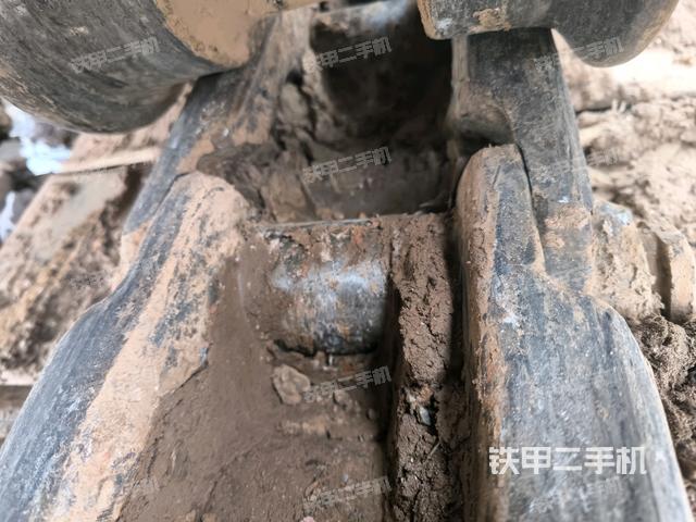 右側(cè)行走馬達蓋板(行走機構(gòu)) 右側(cè)行走馬達蓋板(行走機構(gòu))