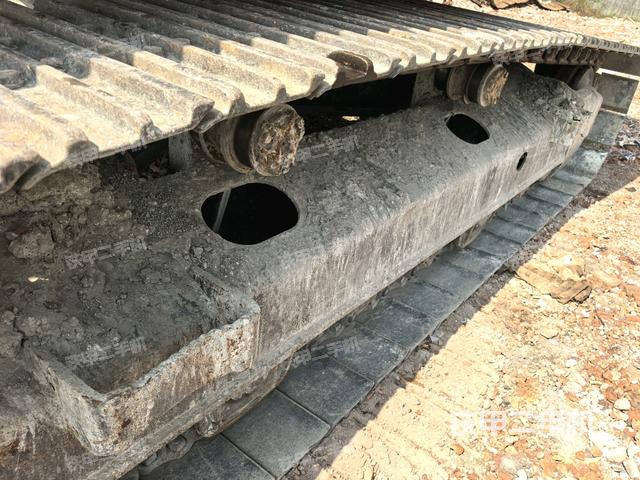 右驅(qū)動輪（行走機構(gòu)）