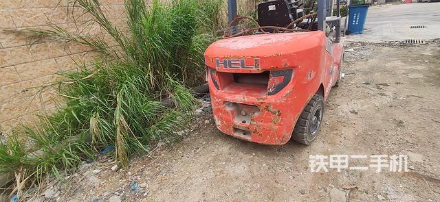 整机右后45°（设备外观及核心部件）