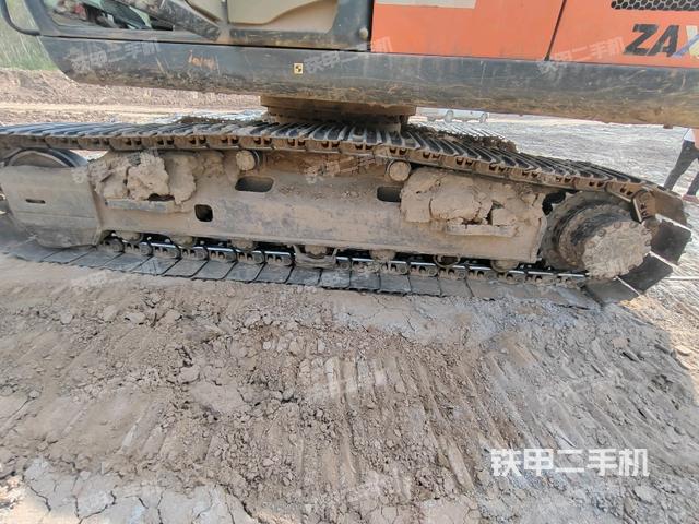 左驅(qū)動輪（行走機(jī)構(gòu)）