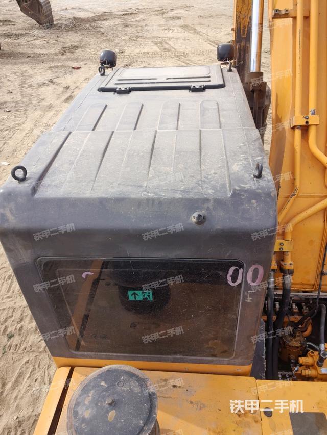 駕駛室頂部（整機(jī)外觀）