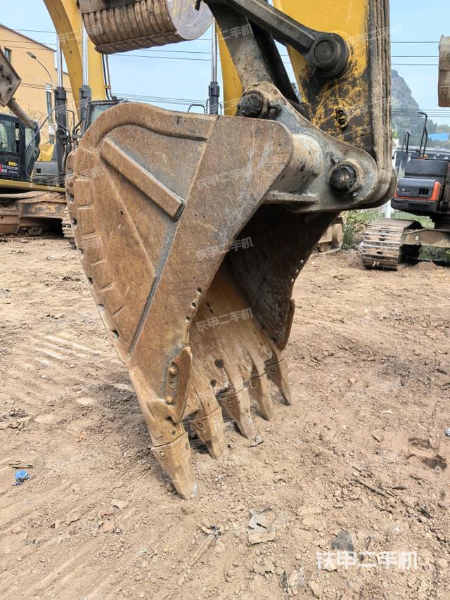 小臂整体左后（工作和回转装置）