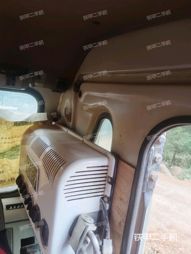 座椅后部（驾驶室部分）