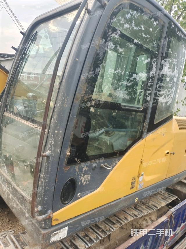 ?駕駛室正側(cè)（駕駛室部分）