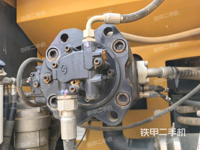 液压泵斜45 左（大件舱室）