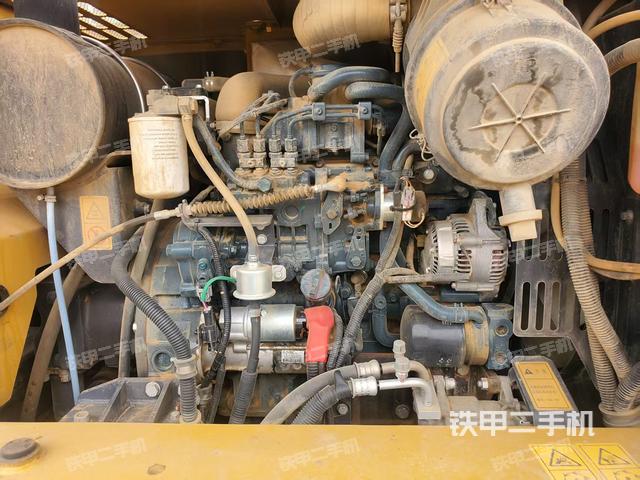 發(fā)動機整體俯視(整機外觀) 發(fā)動機整體俯視(整機外觀)