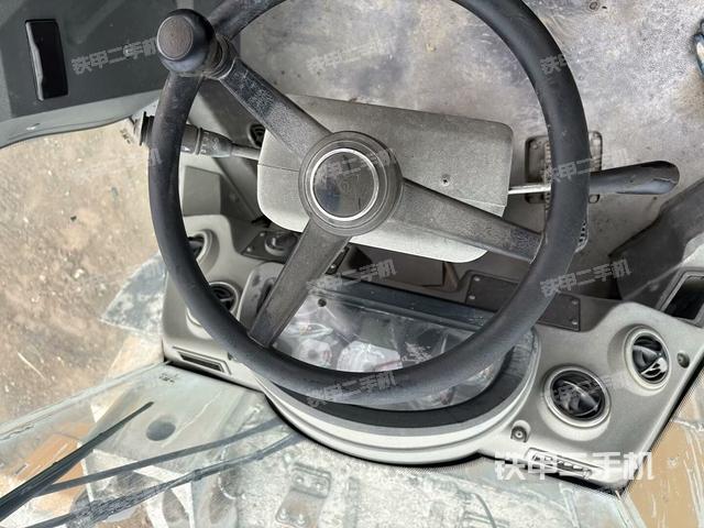 操作桿  檔位(駕駛室部分) 操作桿  檔位(駕駛室部分)