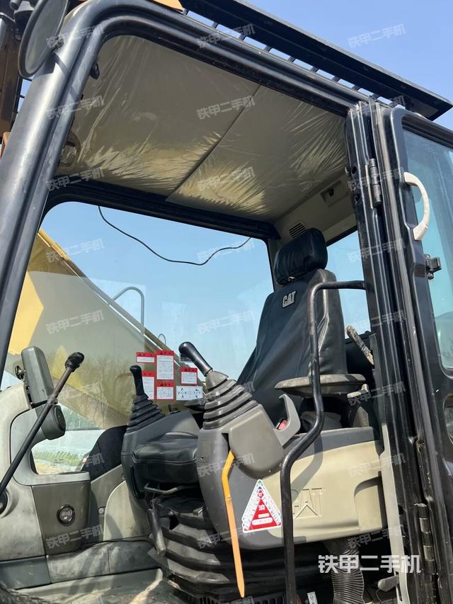 駕駛室頂部（整機(jī)外觀）