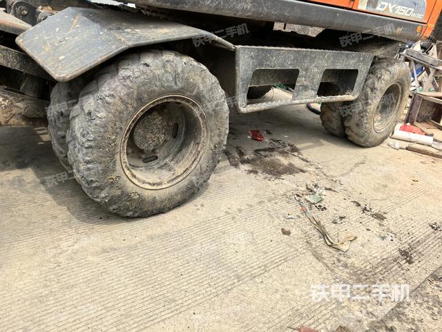 左側(cè)履帶整體?（行走機(jī)構(gòu)）