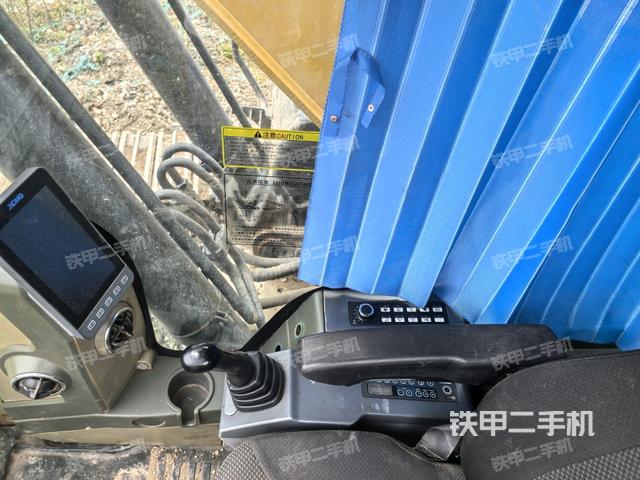 座椅右側(cè)控制臺/鑰匙門/油門/含右手柄（駕駛室部分）