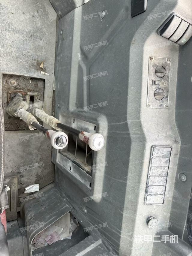 儀表盤(駕駛室部分) 儀表盤(駕駛室部分)