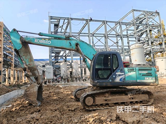 右后45(整機(jī)外觀) 右后45(整機(jī)外觀)