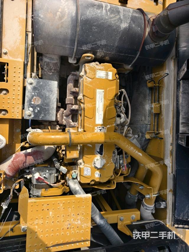 發(fā)動(dòng)機(jī)室（上車部件）