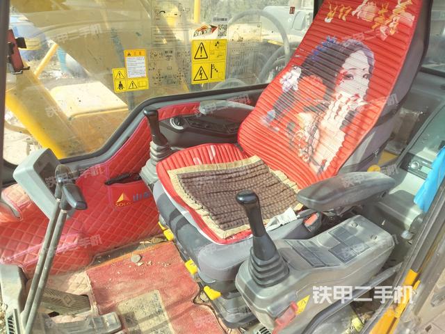 駕駛室整體(整機外觀) 駕駛室整體(整機外觀)