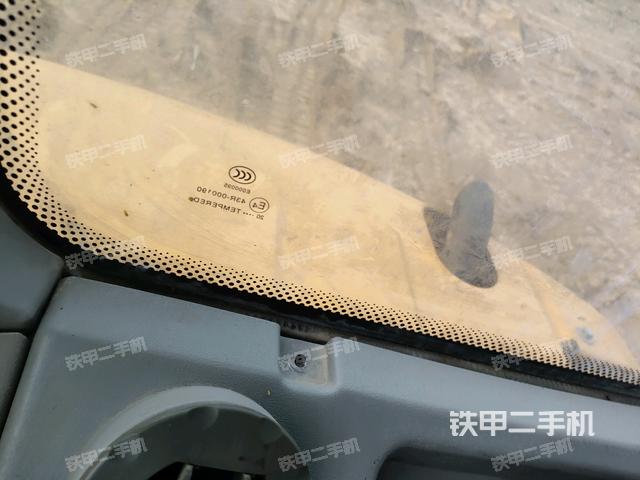 后窗玻璃角標(biāo)(駕駛室部分) 后窗玻璃角標(biāo)(駕駛室部分)