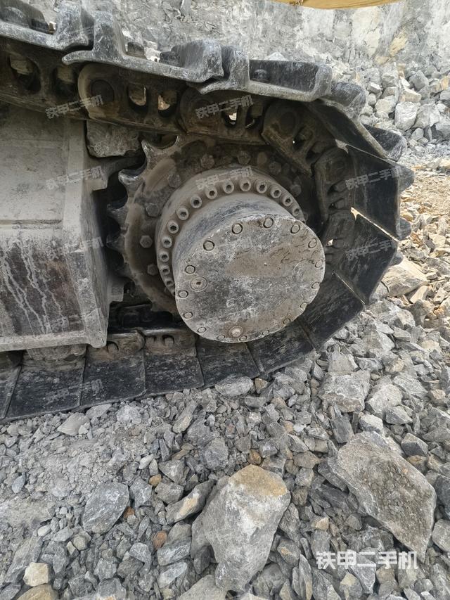 右驅(qū)動(dòng)輪（行走機(jī)構(gòu)）