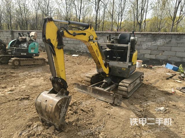 整機(jī)右后45°(整機(jī)外觀) 整機(jī)右后45°(整機(jī)外觀)