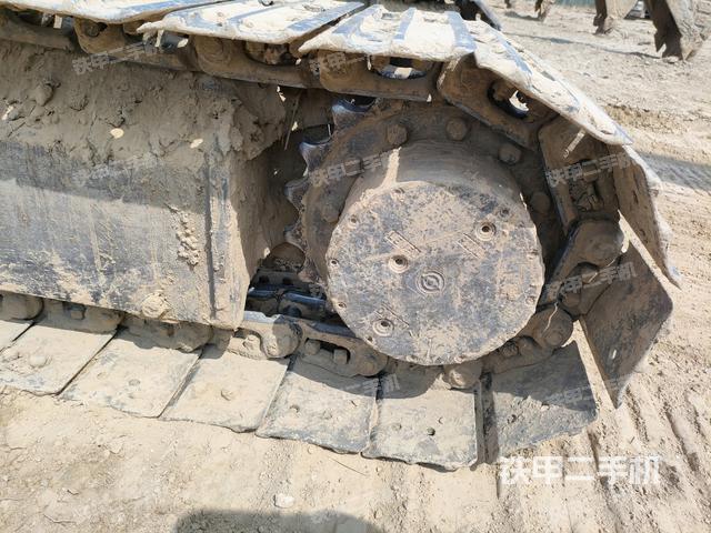 右驅(qū)動(dòng)輪（行走機(jī)構(gòu)）