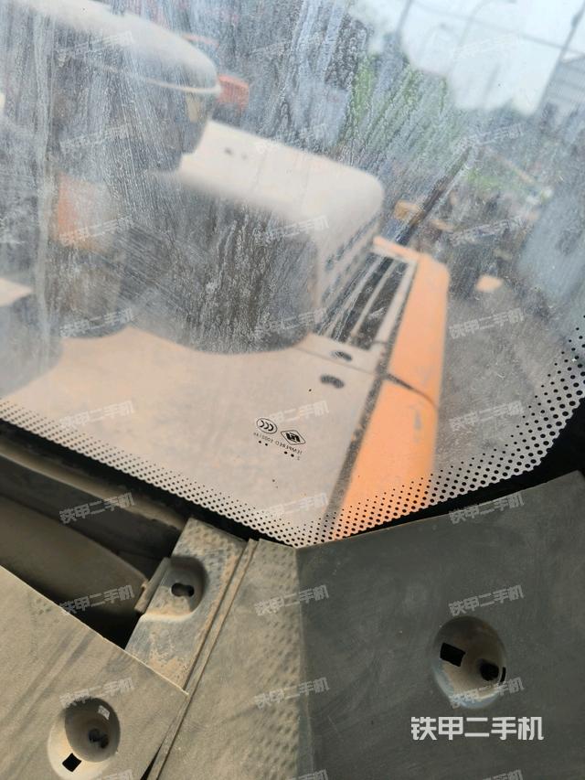 后窗玻璃角標（駕駛室部分）