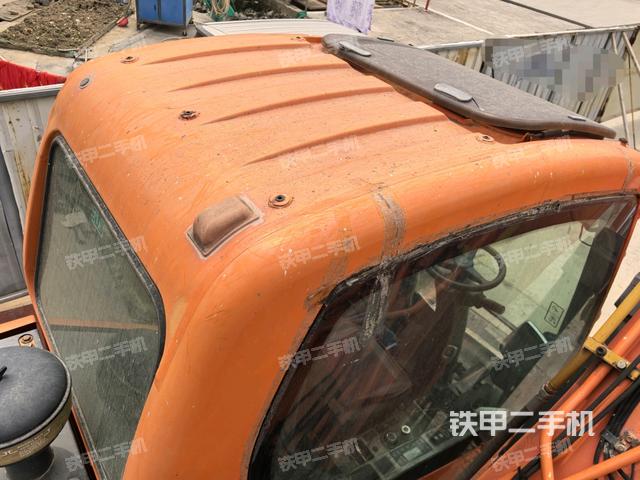 駕駛室頂部俯視（上車部件）