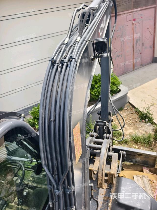 大臂背部俯視（工作和回轉(zhuǎn)裝置）