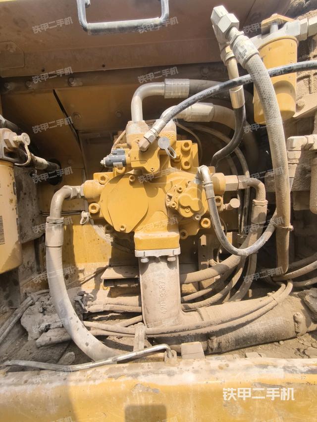 液壓泵斜45?左（大件艙室）