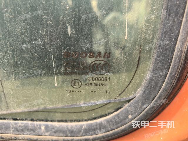 后窗玻璃角標(biāo)（駕駛室部分）