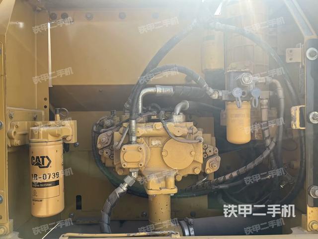 液壓泵艙室正面整體（整機(jī)外觀）