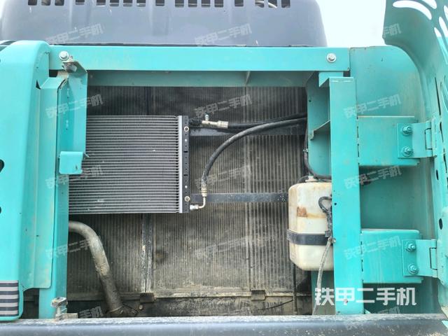 散熱器正面(大件艙室) 散熱器正面(大件艙室)