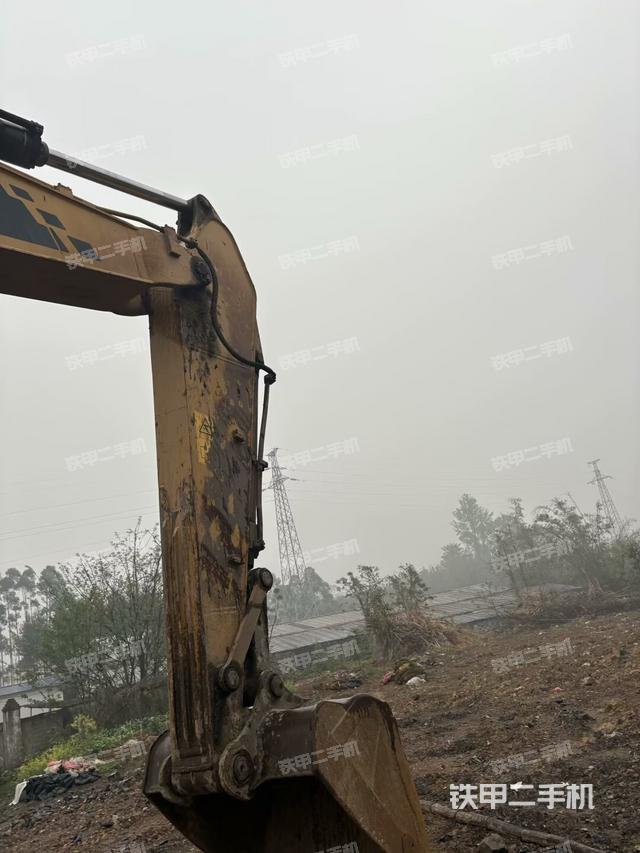 大臂整體?右側(工作和回轉裝置) 大臂整體?右側(工作和回轉裝置)
