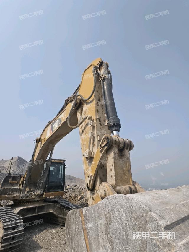 小臂整體右前（工作和回轉(zhuǎn)裝置）